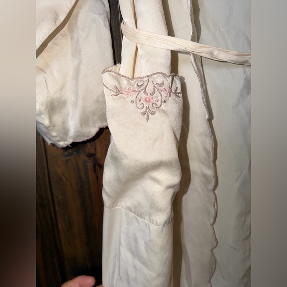 Unbranded Floral 100% Silk Robe Embroidered - Picture 5 of 9